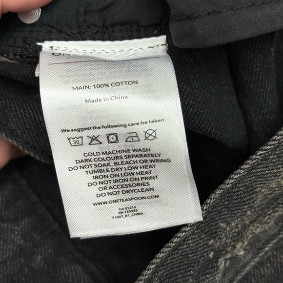 One Teaspoon Bandits Low Waist Distressed Denim Shorts Black Fade Size 31 NWT - Picture 10 of 13